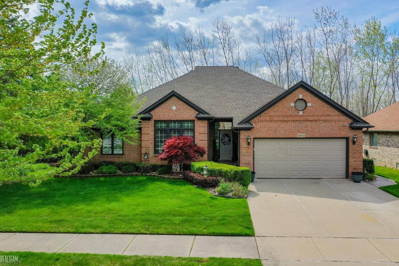 51077 Woodside Drive, Macomb Twp, MI 48042