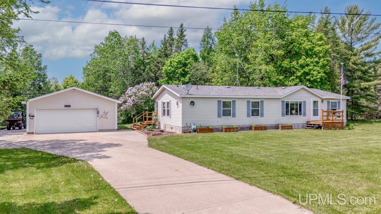 11745 T Road, Rapid River, MI 49878