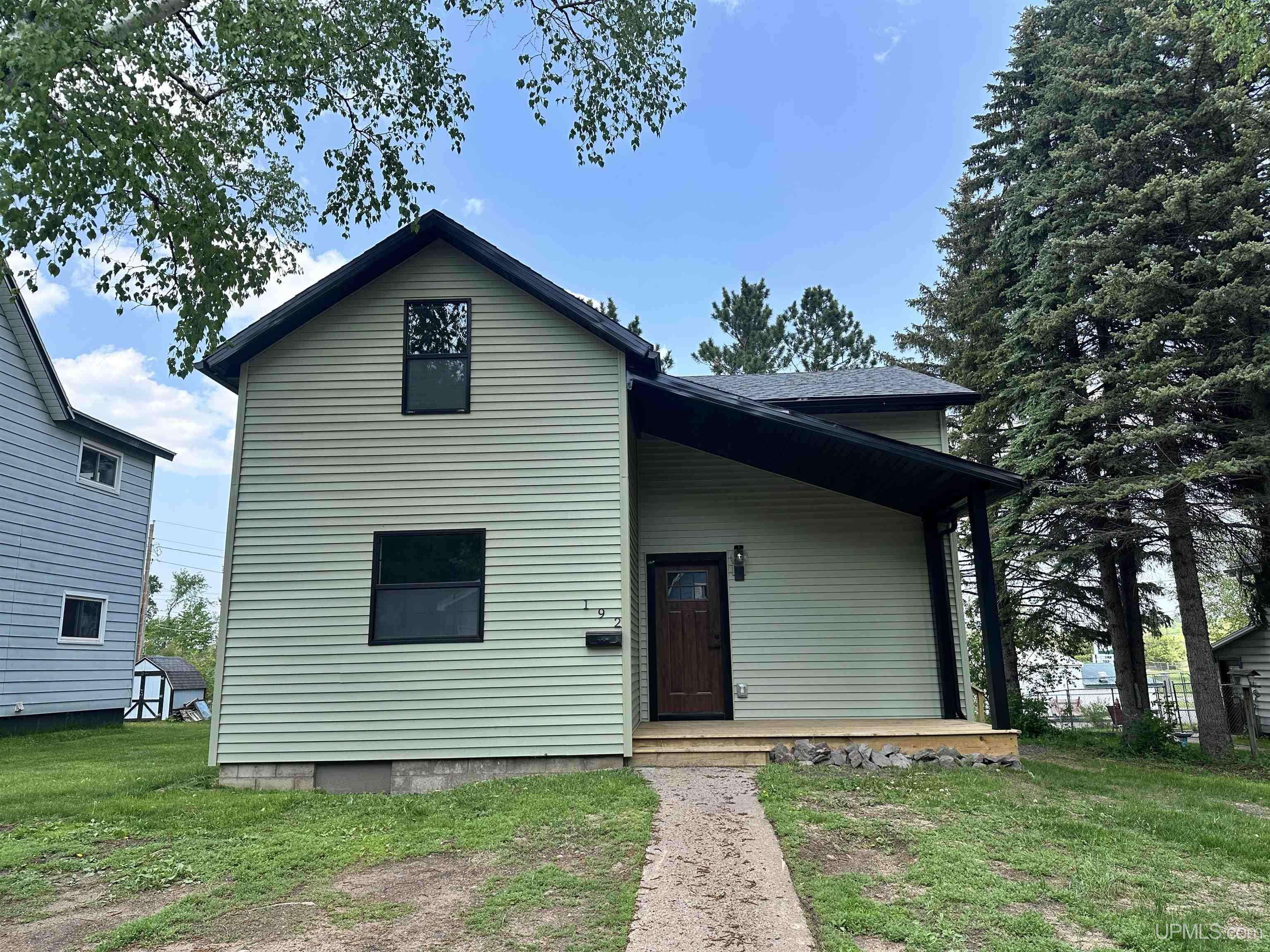 192 W Arch Street, Negaunee, MI 49866