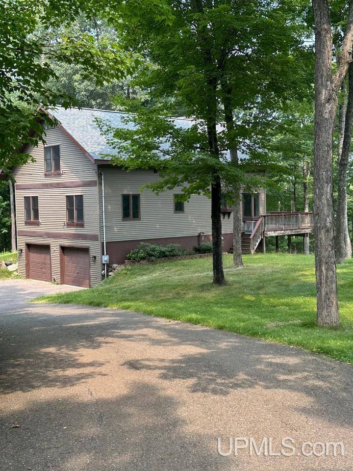 5 Krooks Road, Negaunee, MI 49866