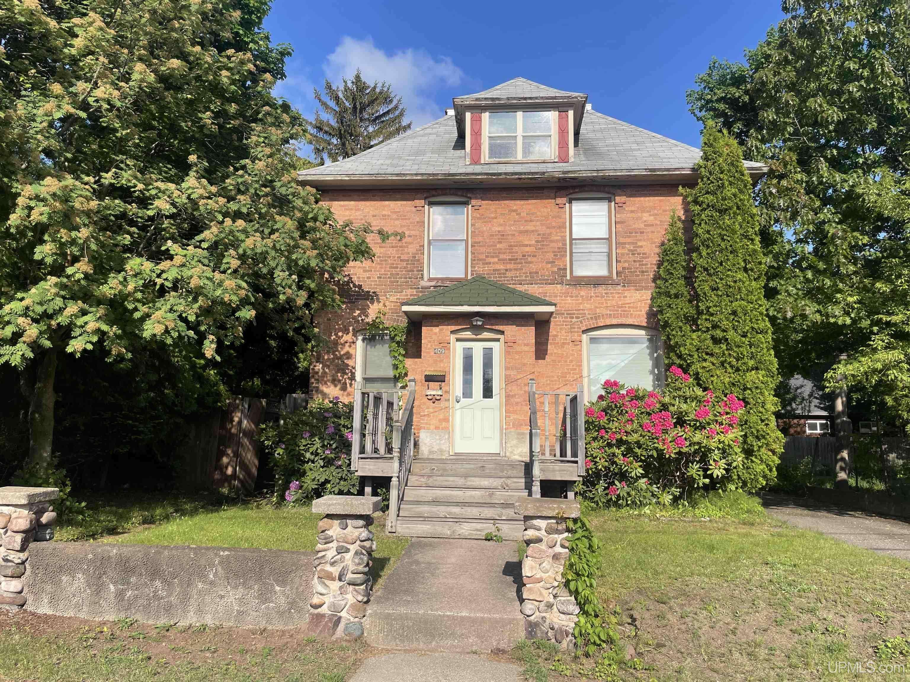 409 Oak Street, Marquette, MI 49855