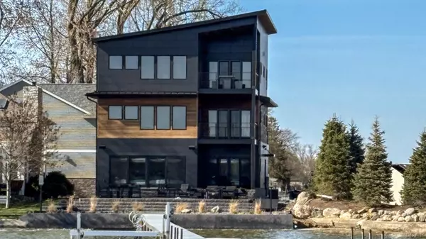 Manitou Beach, MI 49253,8676 Cherry Point Drive