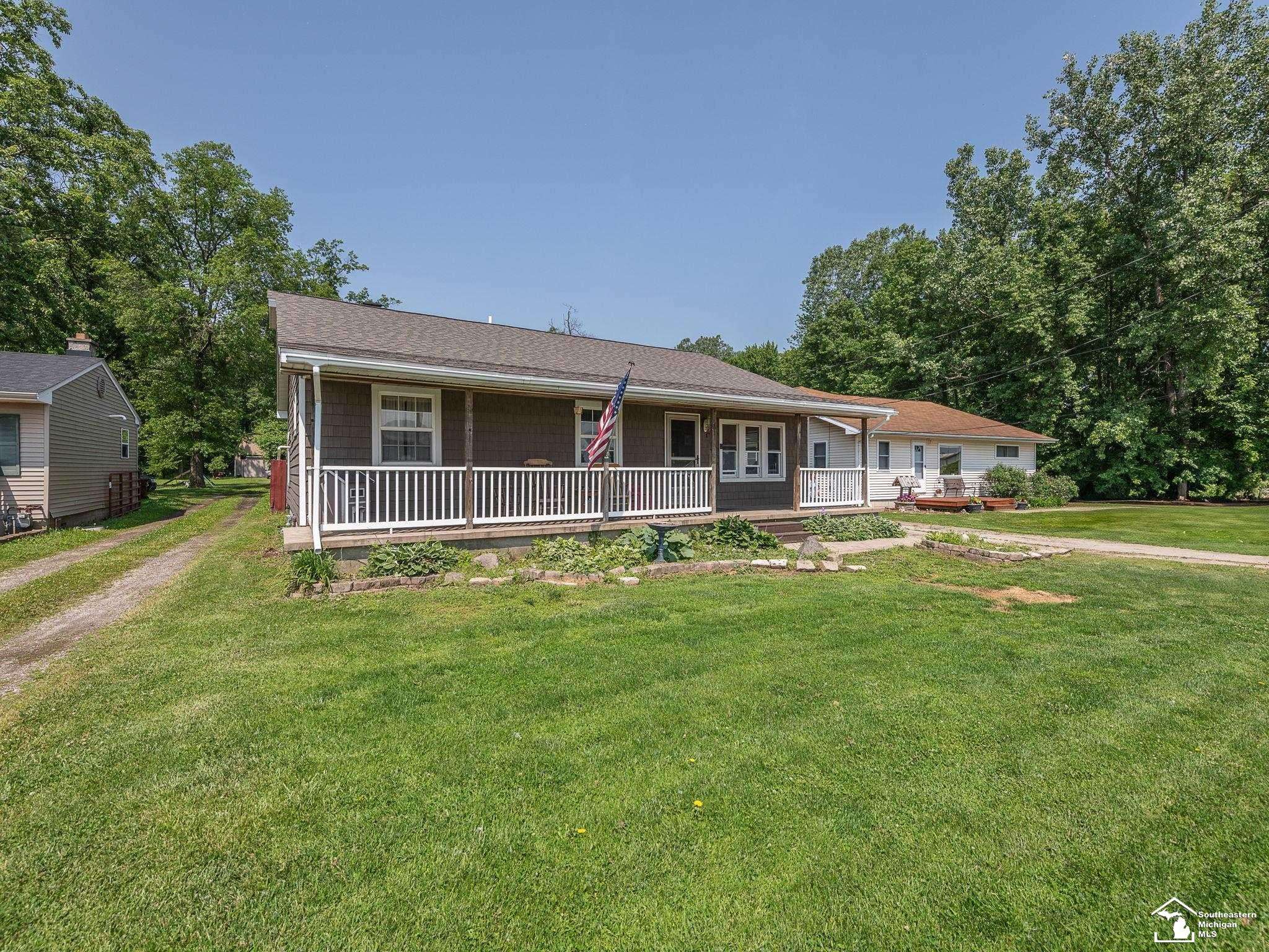9601 Exeter Road, Carleton, MI 48117