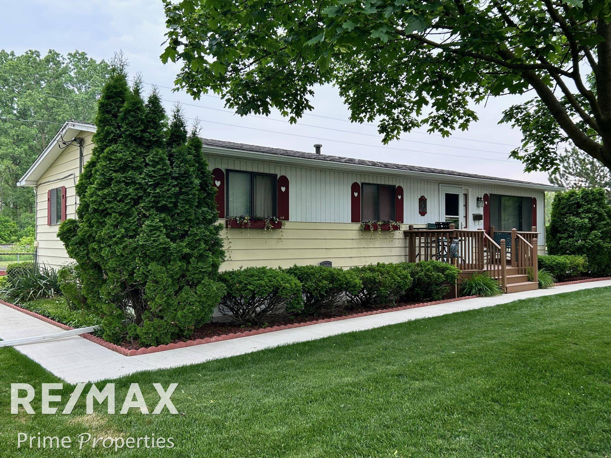12506 W Washington Avenue, Mount Morris, MI 48458-1516