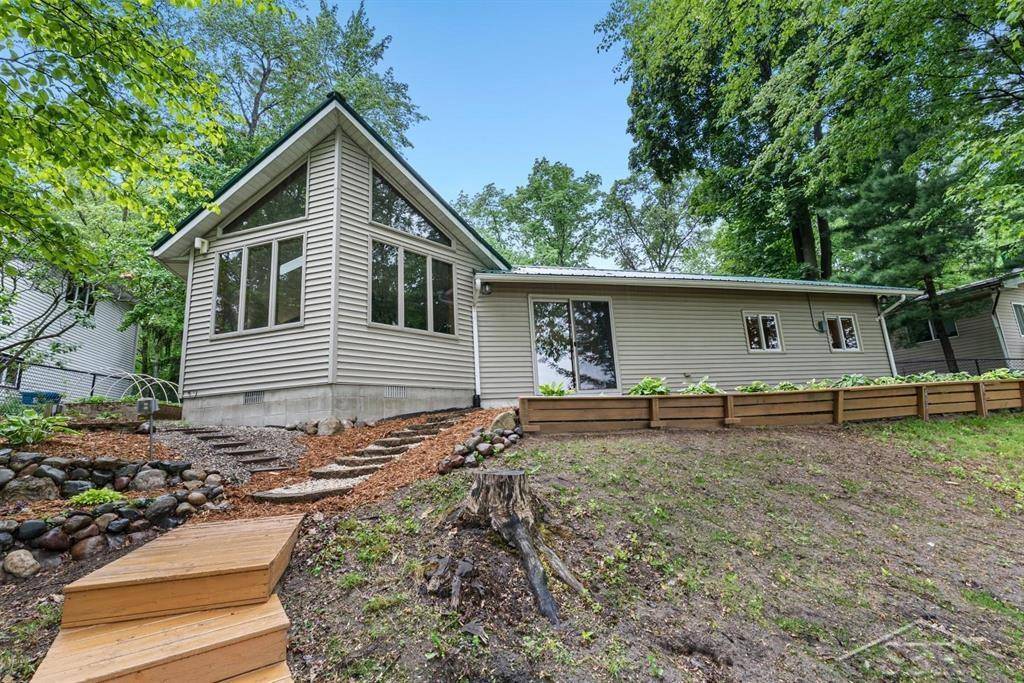 3320 N Lakeside Drive, Sanford, MI 48657