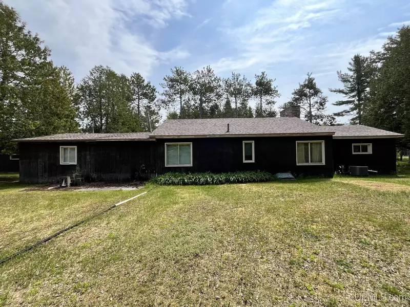 943 N Shunk Road, Manistique, MI 49854