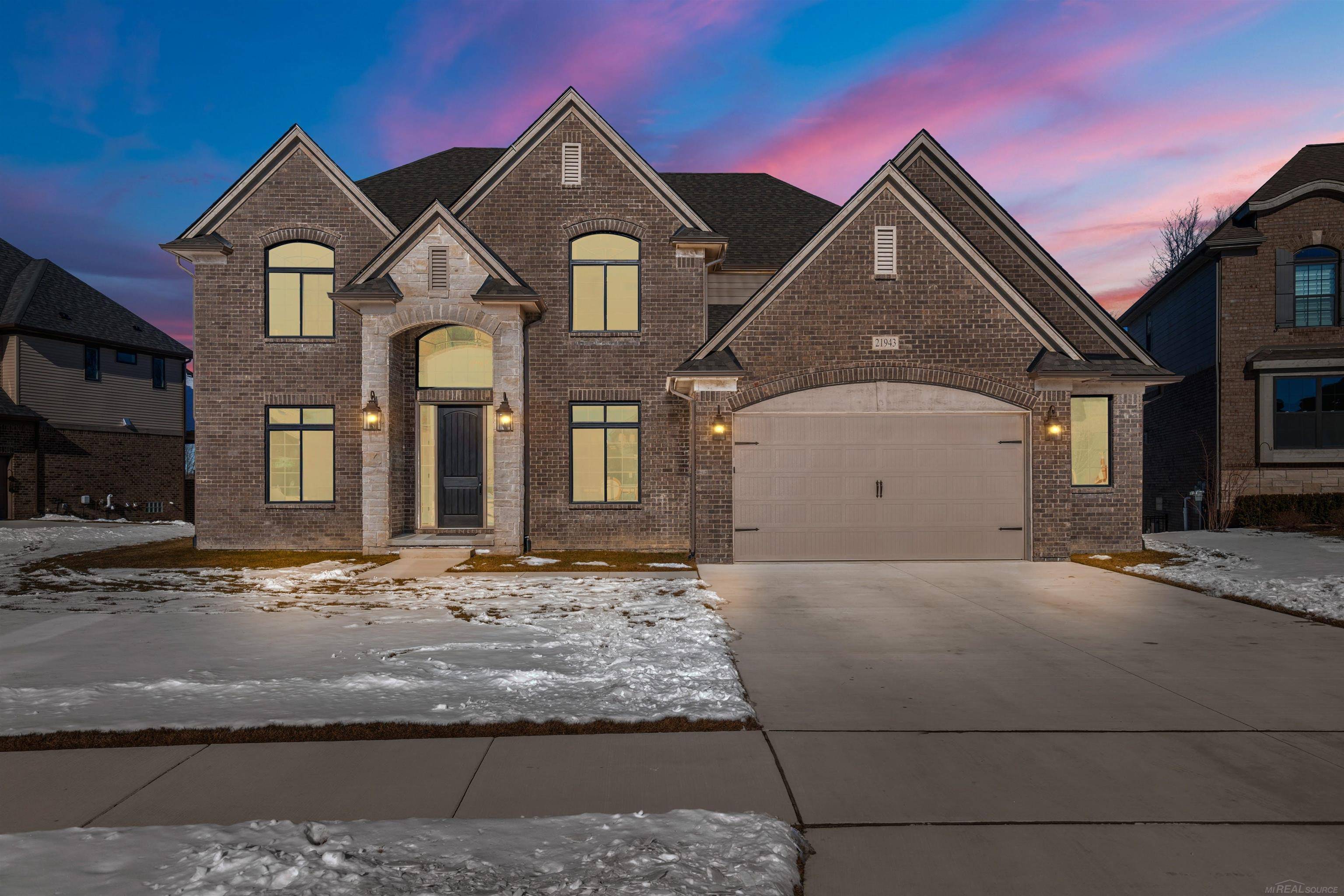 49224 Peacock Lane, Macomb, MI 48044