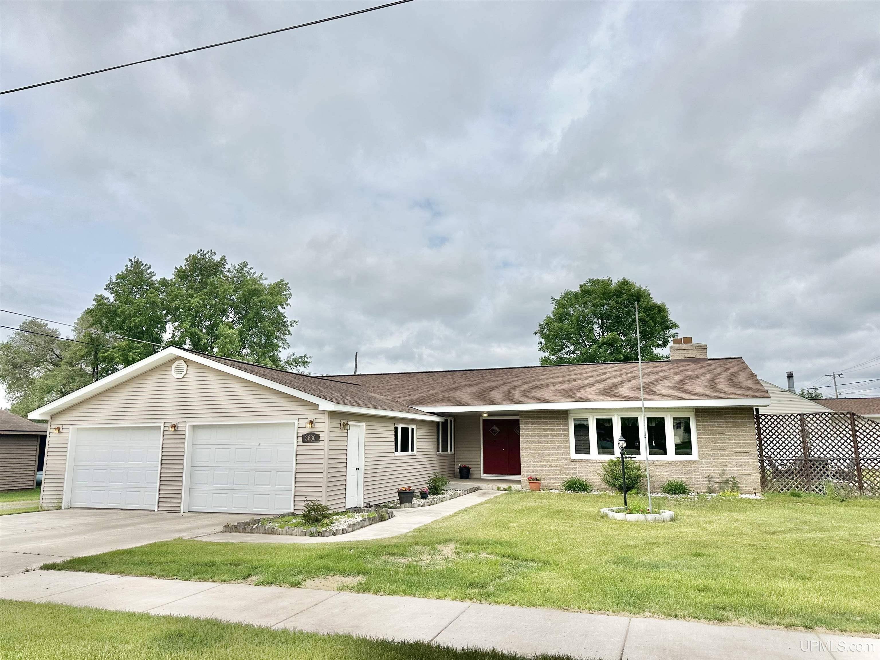 3630 Lincoln Avenue, Quinnesec, MI 49876