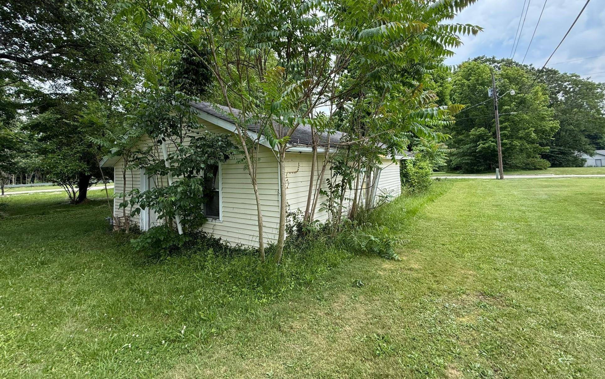 1105 Victory Street, Buchanan, MI 49107