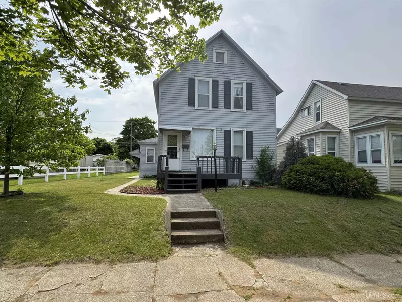 406 S 12th Street, Escanaba, MI 49829