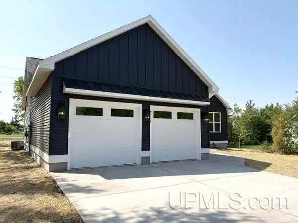 Hancock, MI 49930,634 Oaklawn Drive