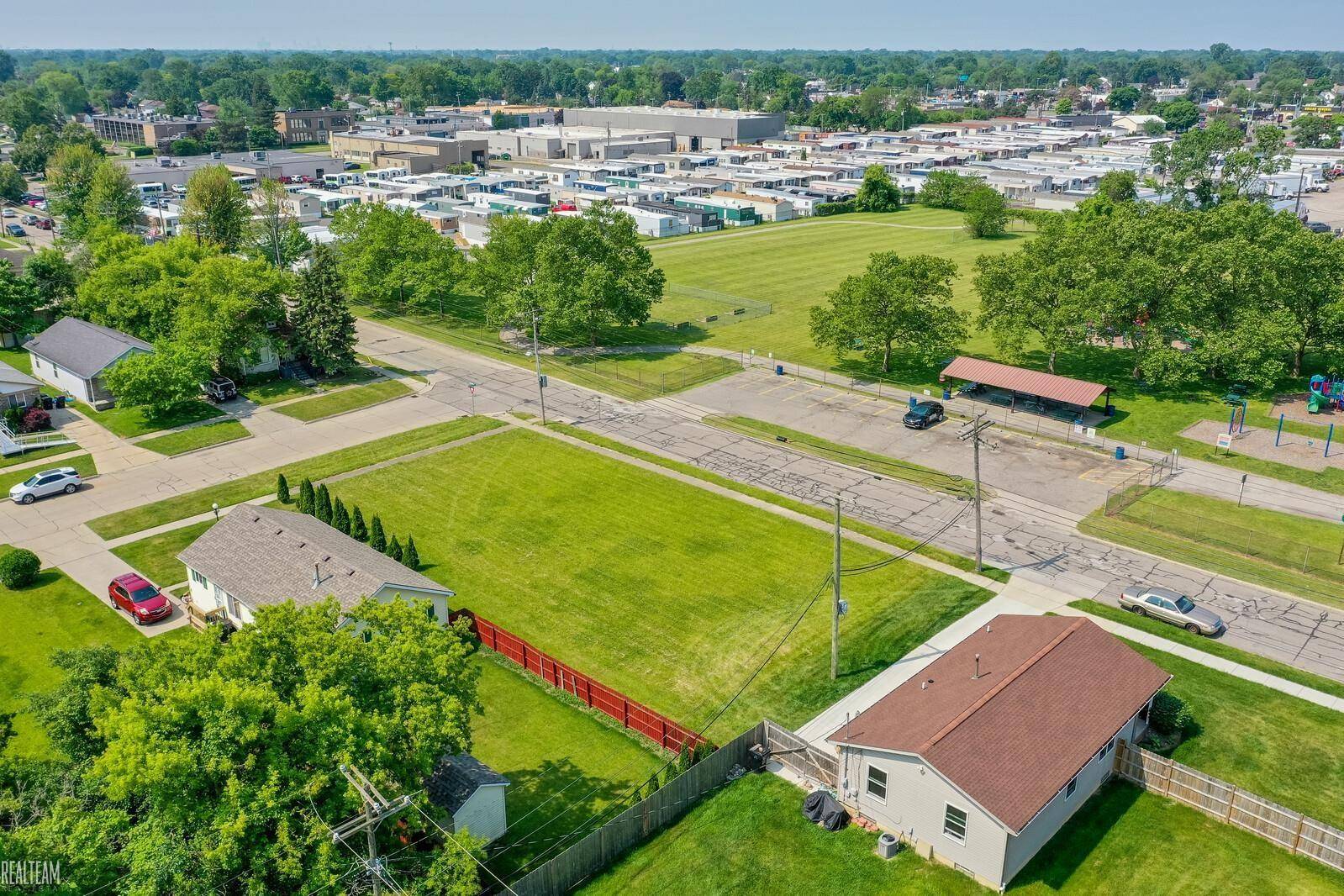 Roseville, MI 48066,11 Oakdale Street