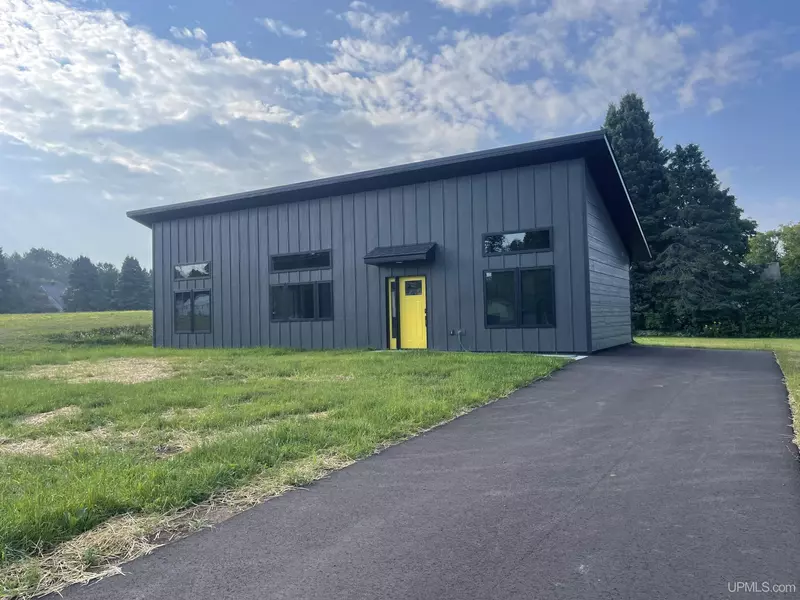 227 W Birch Street, Ironwood, MI 49938