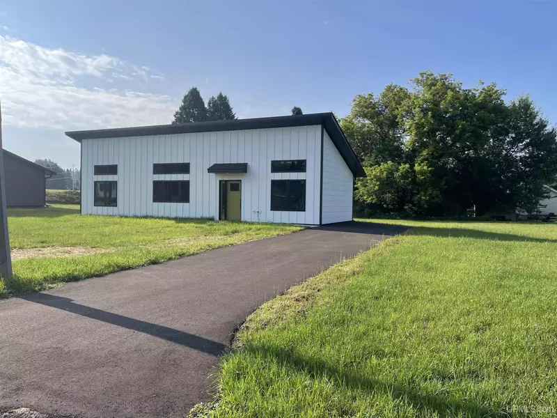 235 W Birch Street, Ironwood, MI 49938