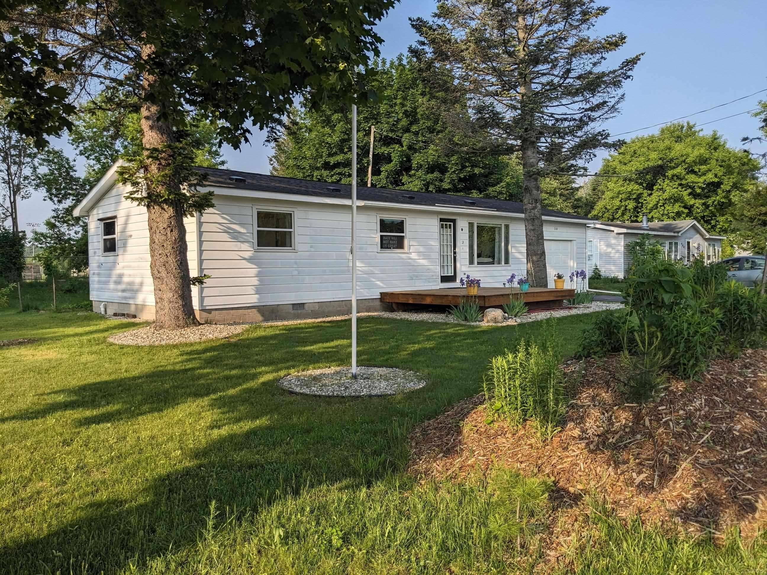 510 E 3rd Street, Elk Rapids, MI 49629