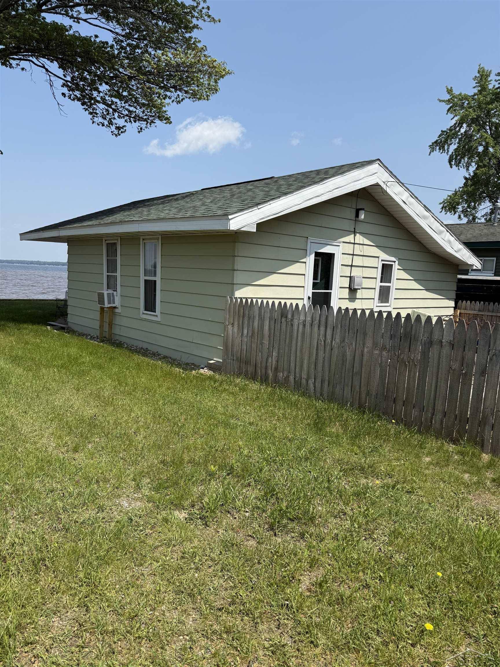 580 W Houghton Lake Drive, Prudenville, MI 48651