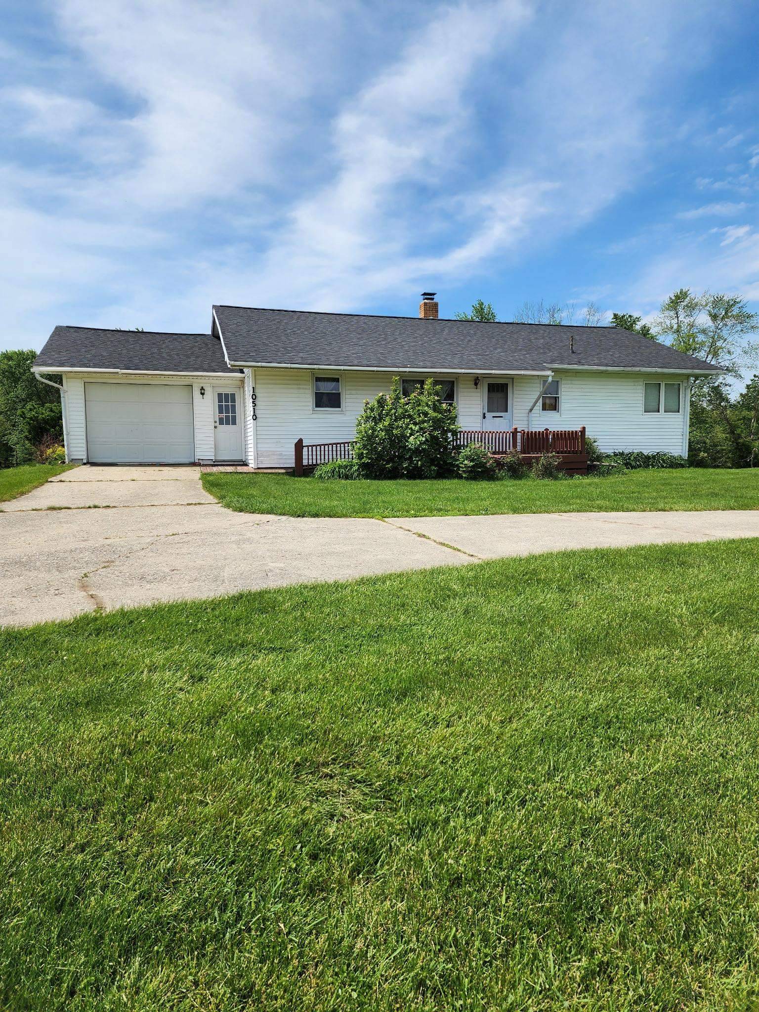 10510 S Hemlock Roads, Brant, MI 48614