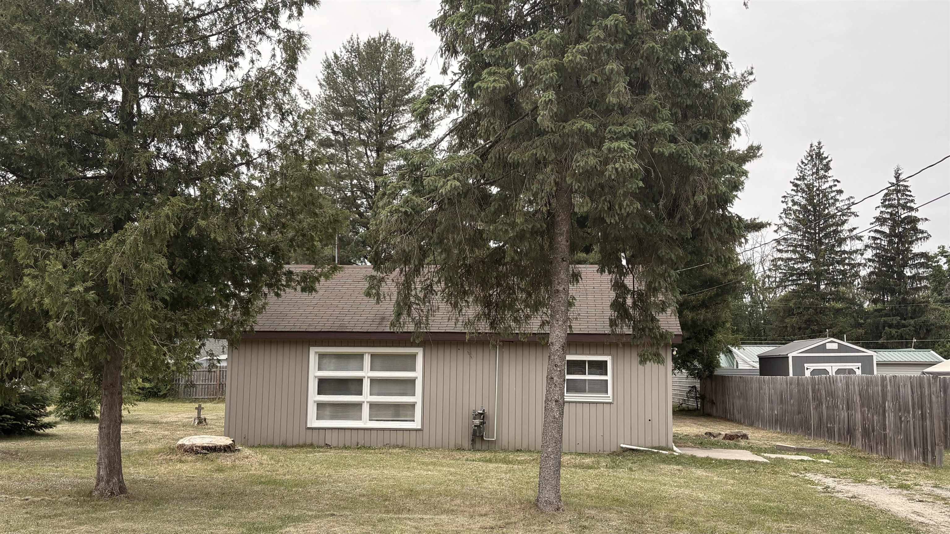 4443 N Oak Flats Road, Harrison, MI 48625