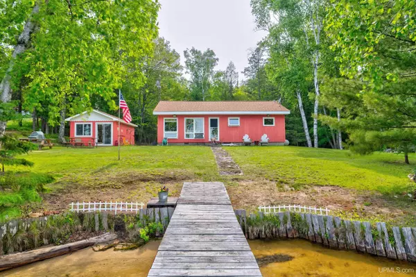 610N West Gulliver Lake Road, Gulliver, MI 49840