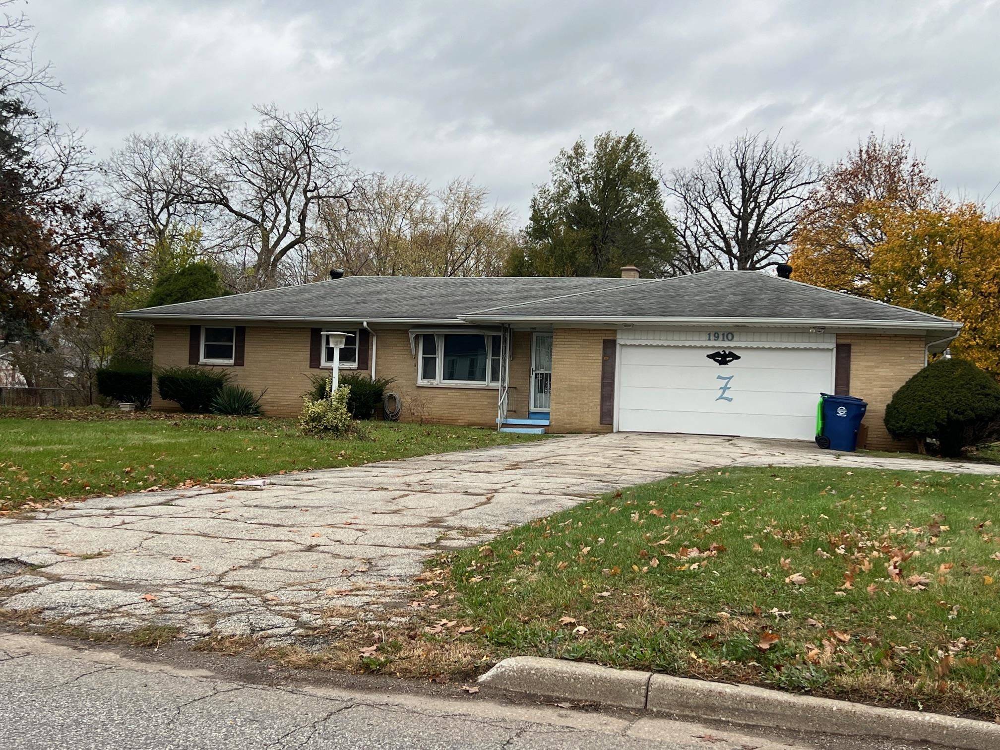 1910 WEISS Street, Saginaw, MI 48602