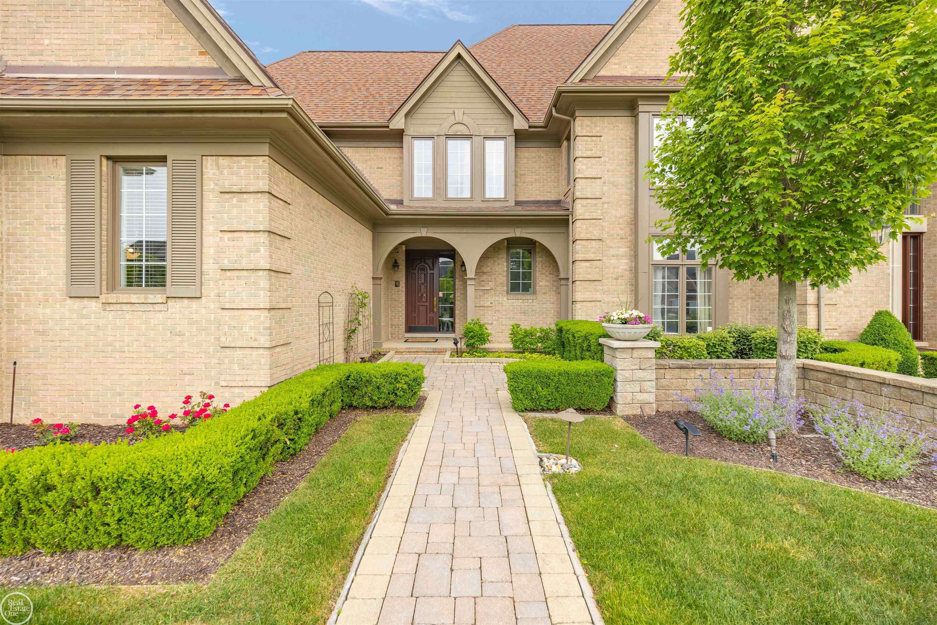 Oakland Twp, MI 48306,5566 Murfield Drive
