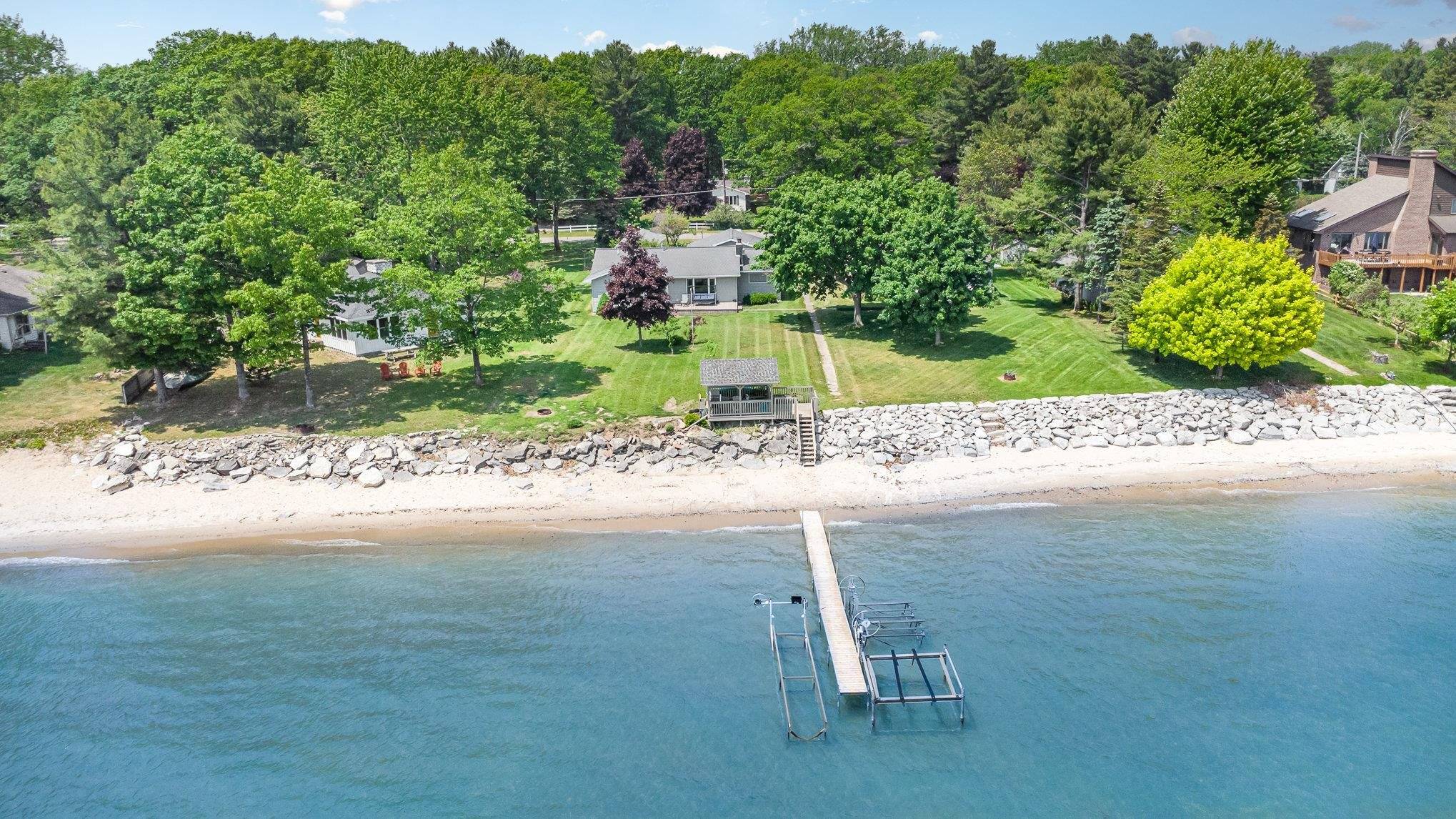 Tawas City, MI 48763,1353 S Bay Drive