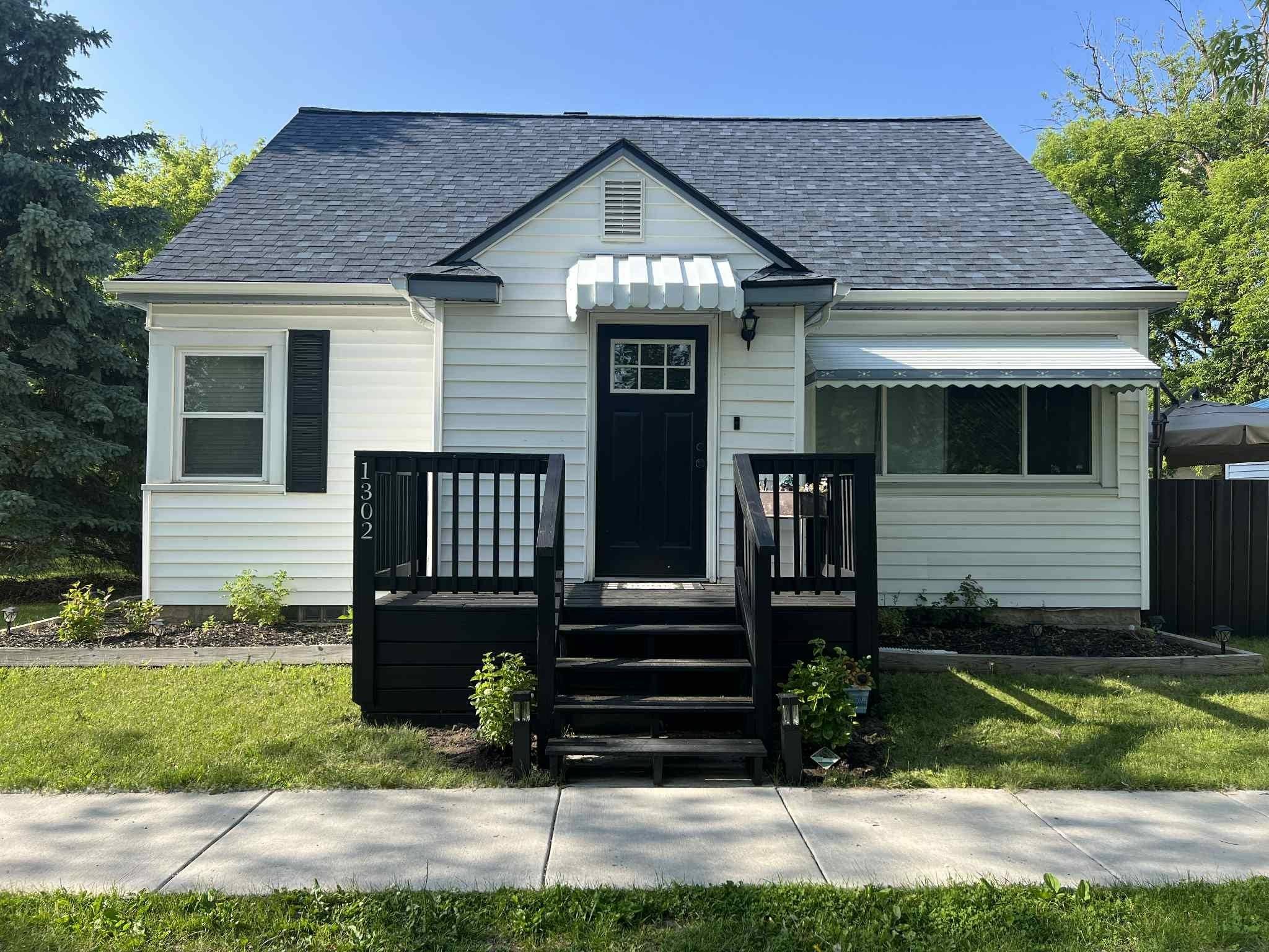1302 W Thomas Street, Bay City, MI 48706