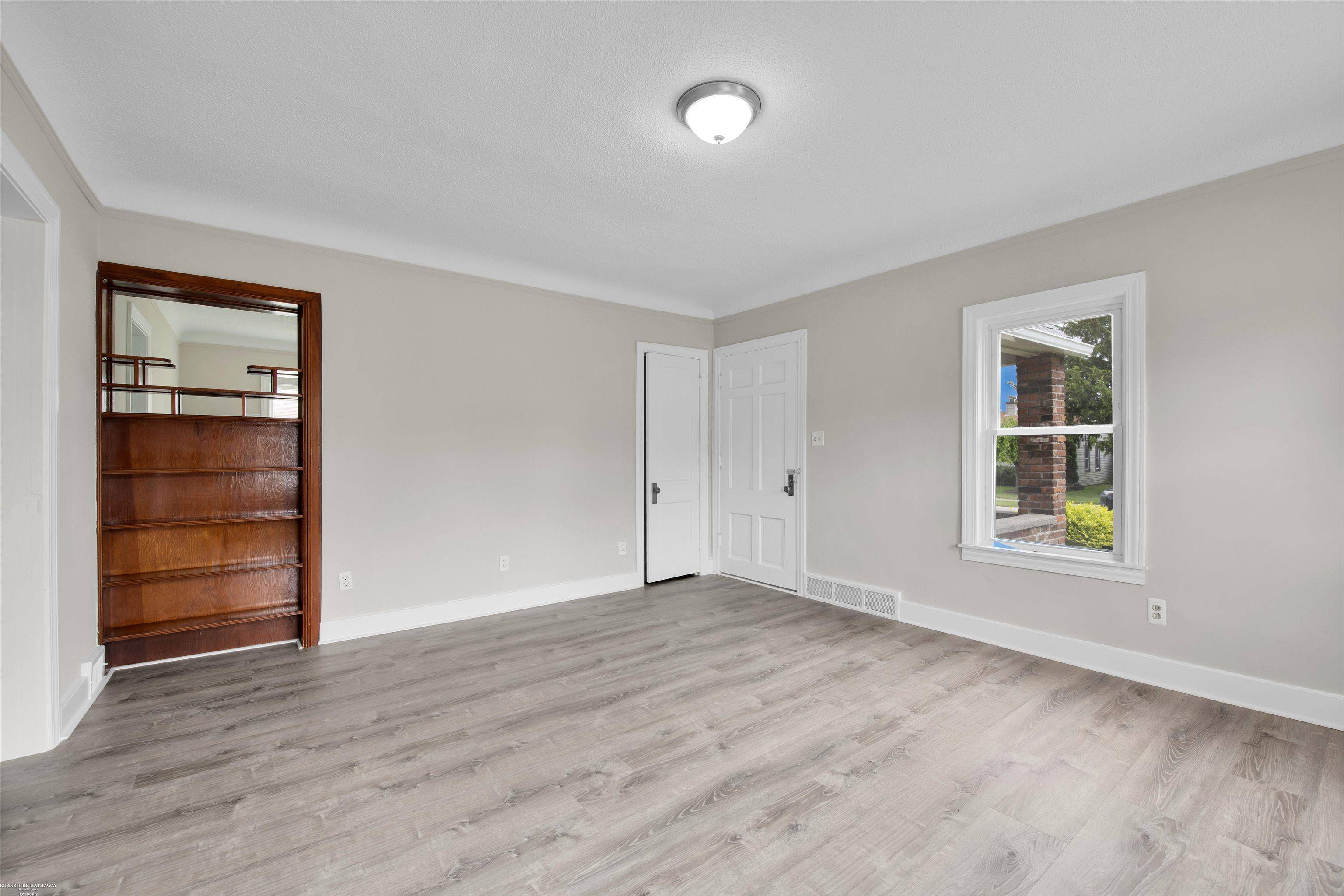 Saint Clair Shores, MI 48082,22932 Hoffman Street
