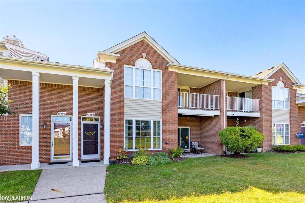 45592 Warwick Drive, Macomb Twp, MI 48044