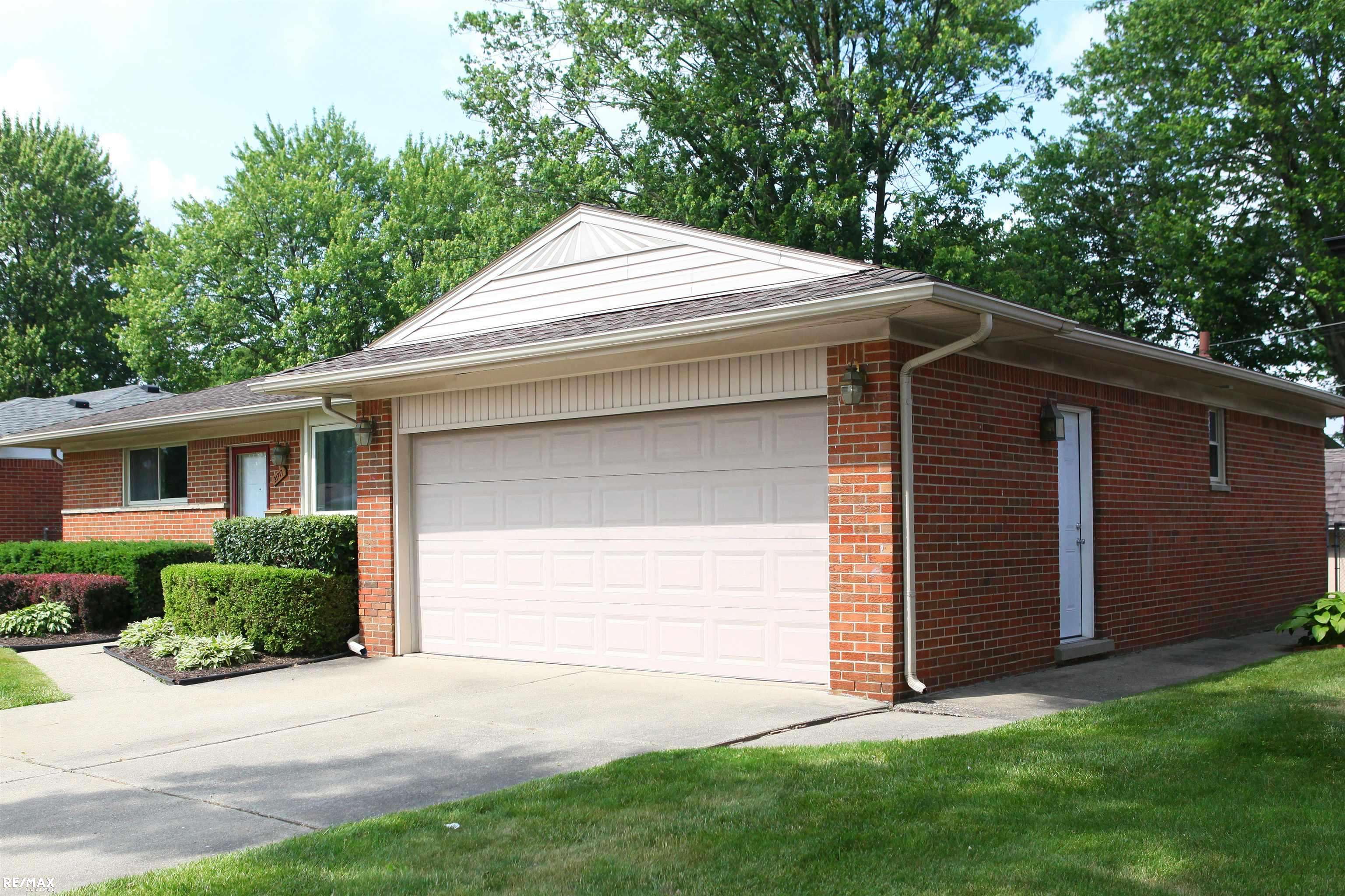 Warren, MI 48088,31717 Tecla Street