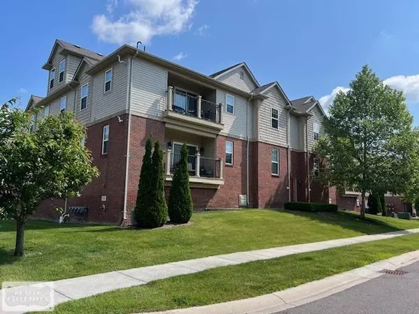 Shelby Twp, MI 48317,5656 Flagstaff Pines Drive