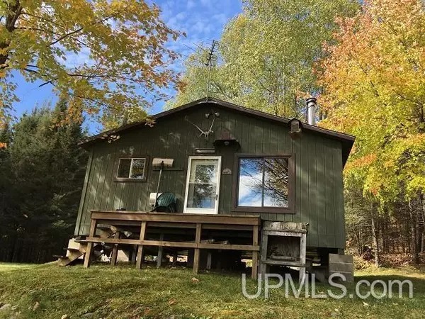 7734 Penglase Lake-Moose Drive, Republic, MI 49879