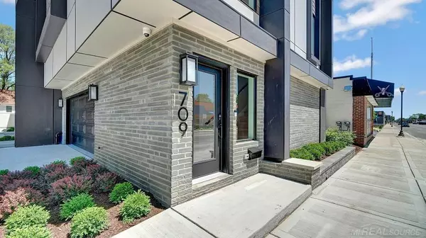 709 E 11 Mile Road,  Royal Oak,  MI 48067