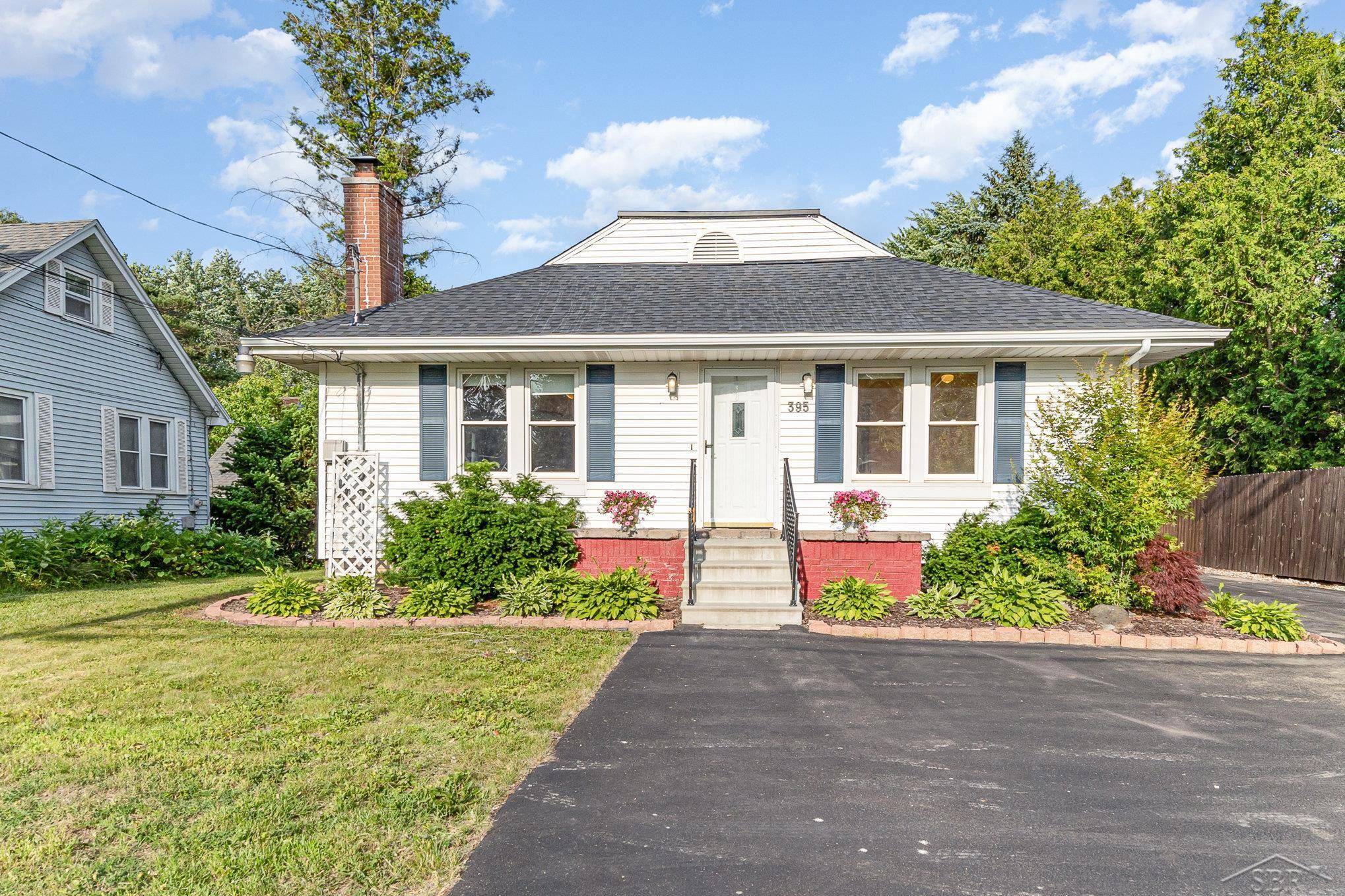 395 S Center Road, Saginaw, MI 48638