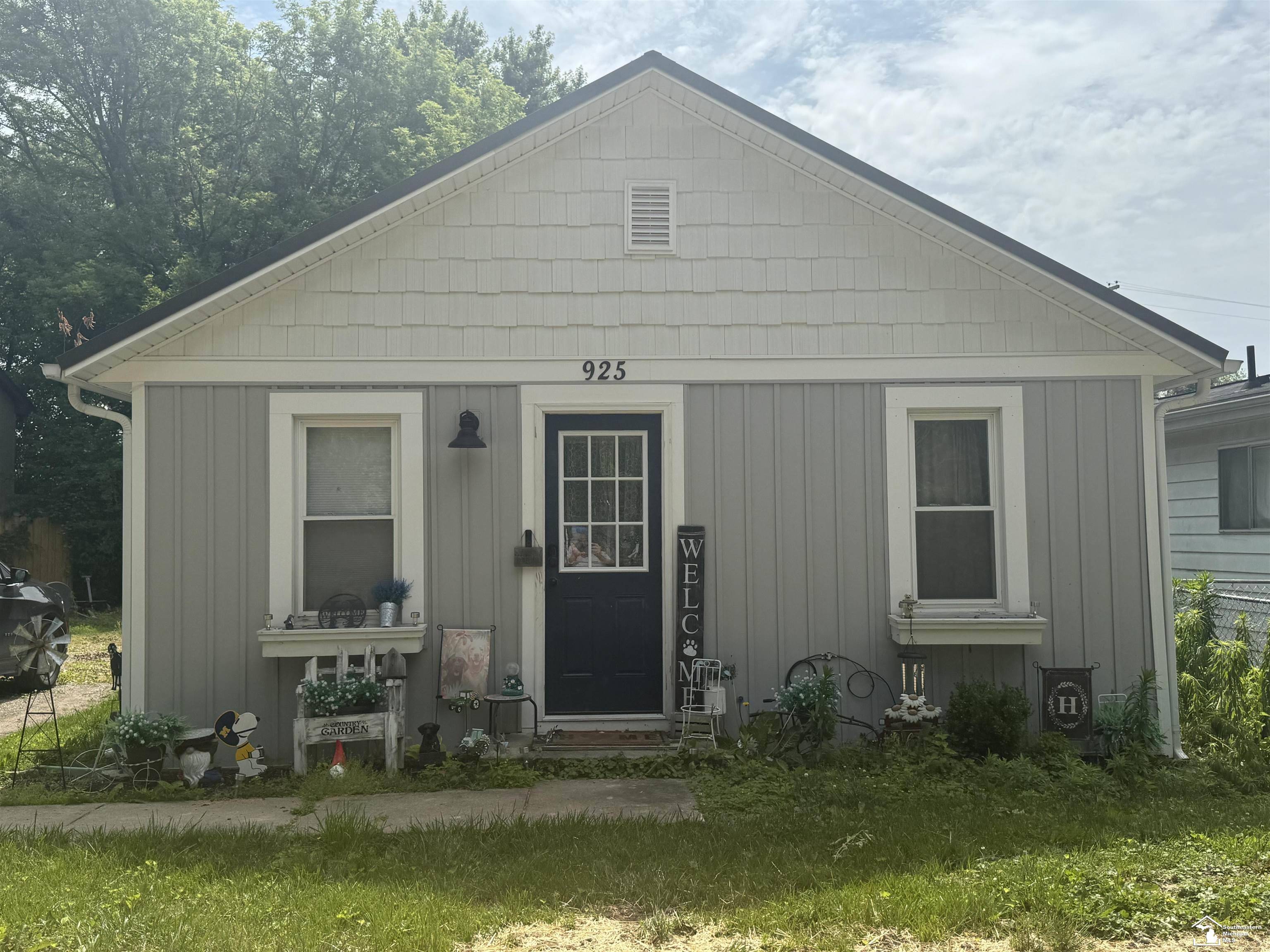 925 Mulhollen Drive, Monroe, MI 48161-1889