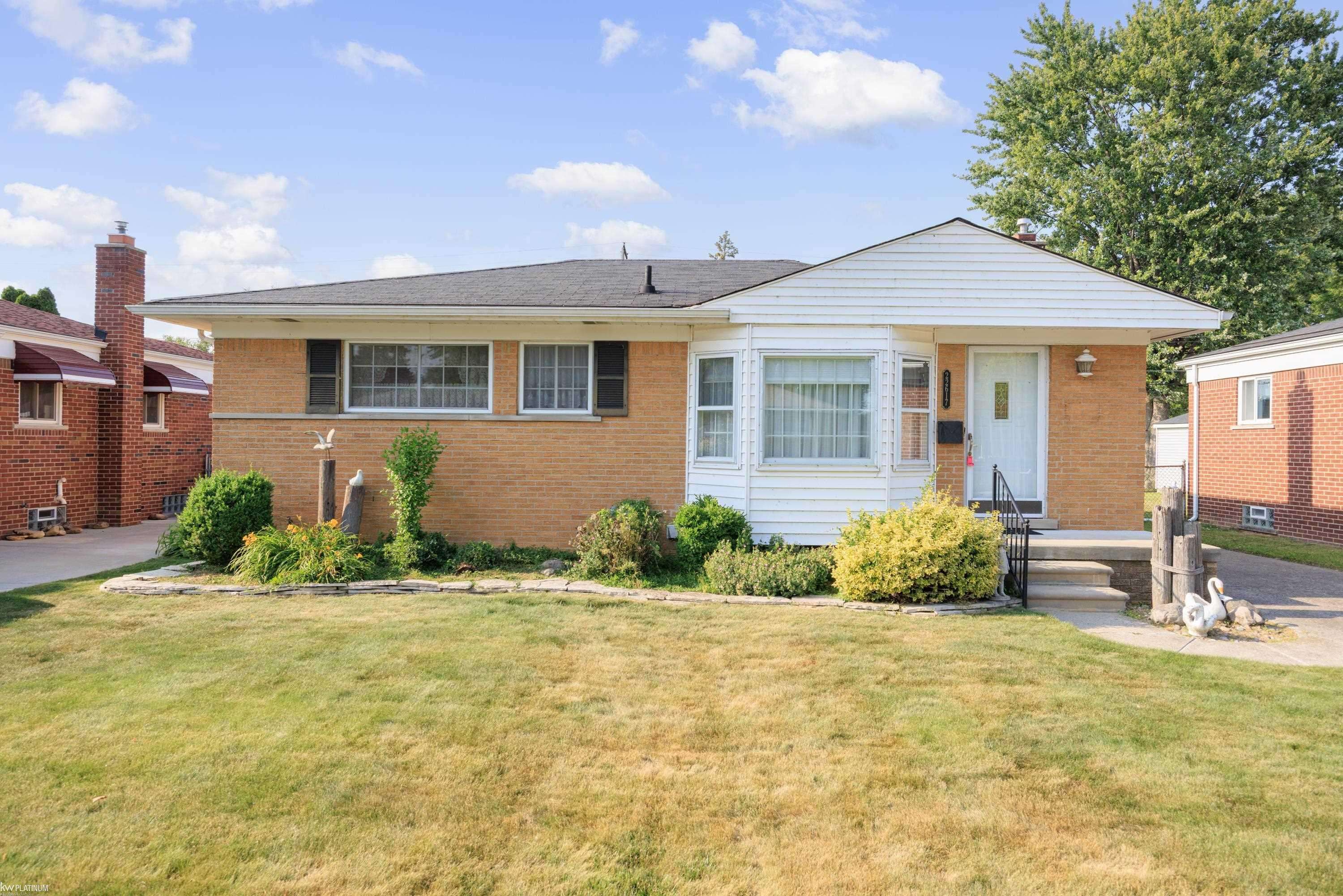22617 RAYMOND COURT Street, Saint Clair Shores, MI 48082