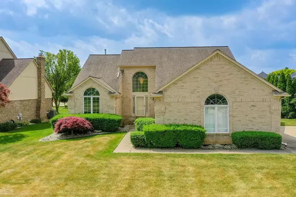 14060 Wayford Run, Shelby Twp, MI 48315