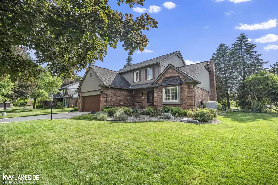 650 Lexington Drive, Rochester Hills, MI 48307