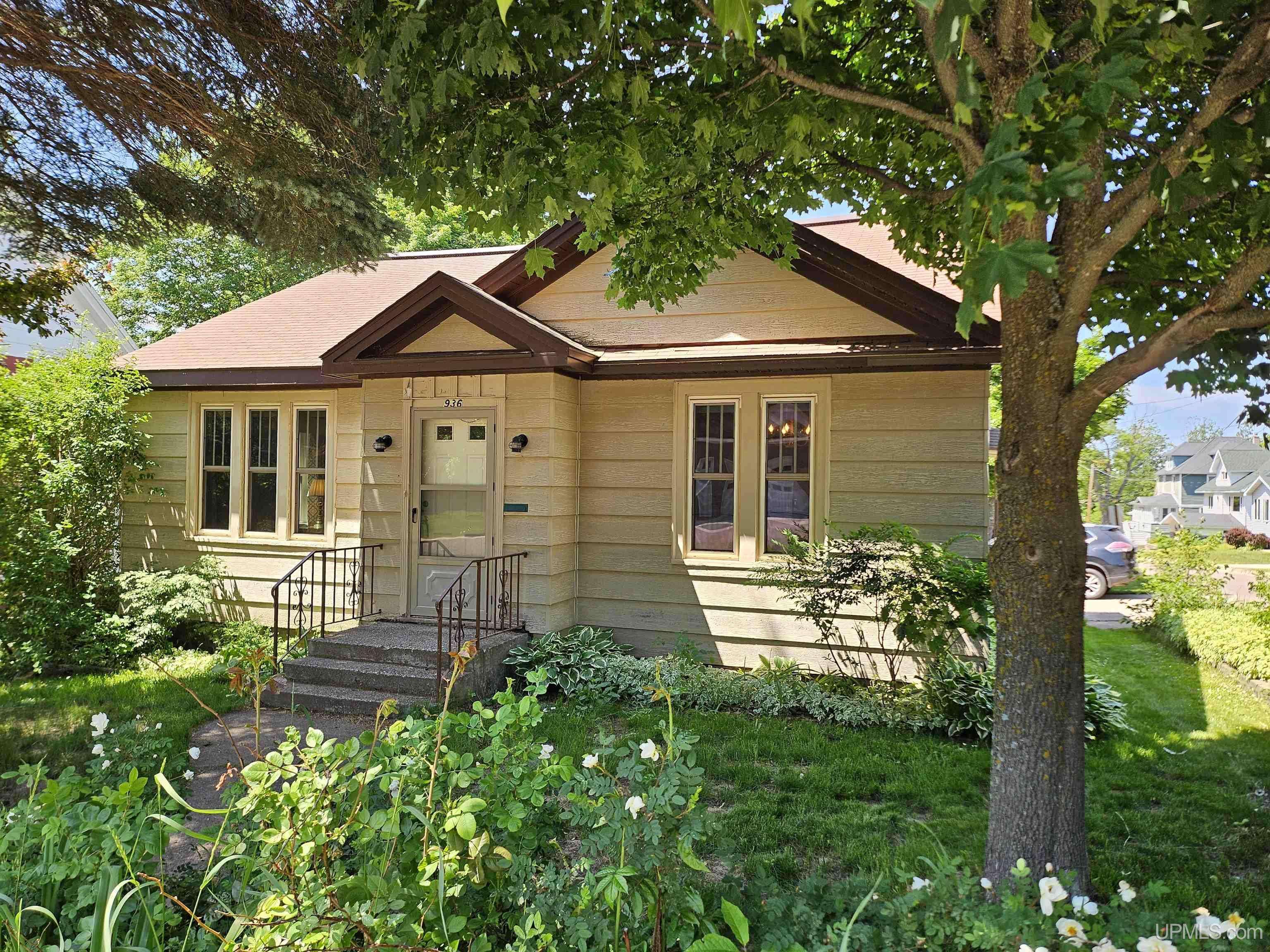 936 Ethel Avenue, Hancock, MI 49930