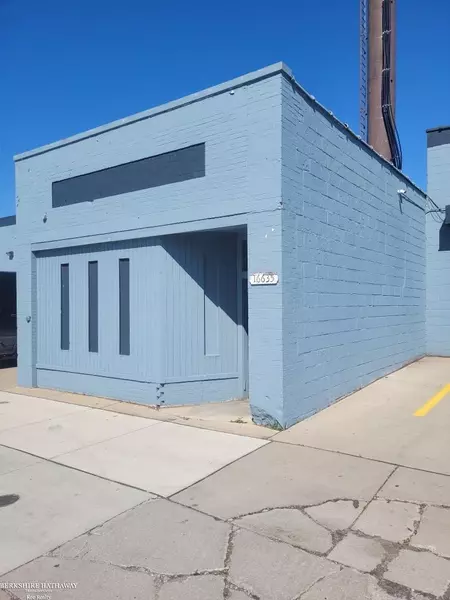 16635 Harper Avenue, Detroit, MI 48224