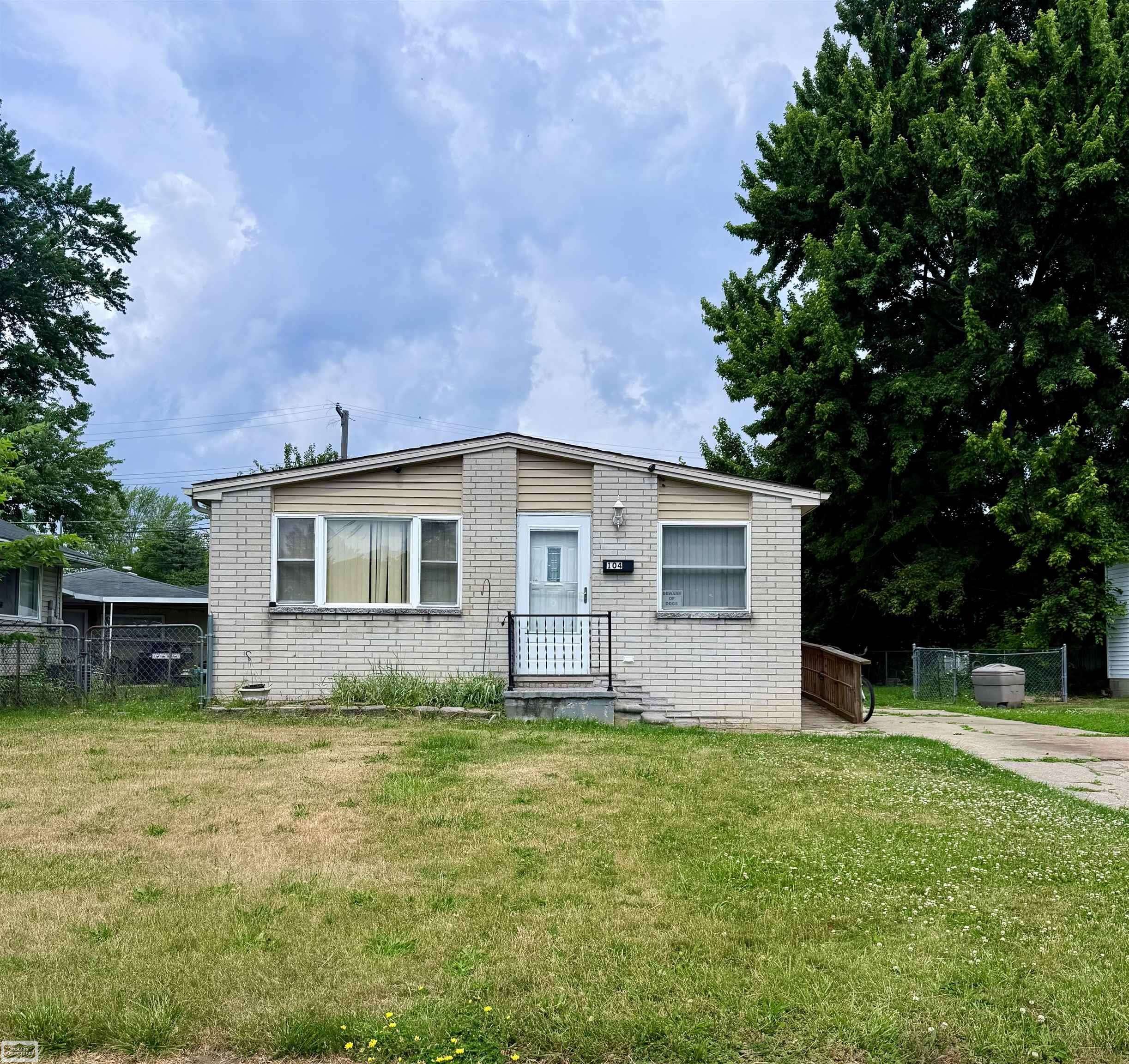 104 Meadle Street, Mount Clemens, MI 48043