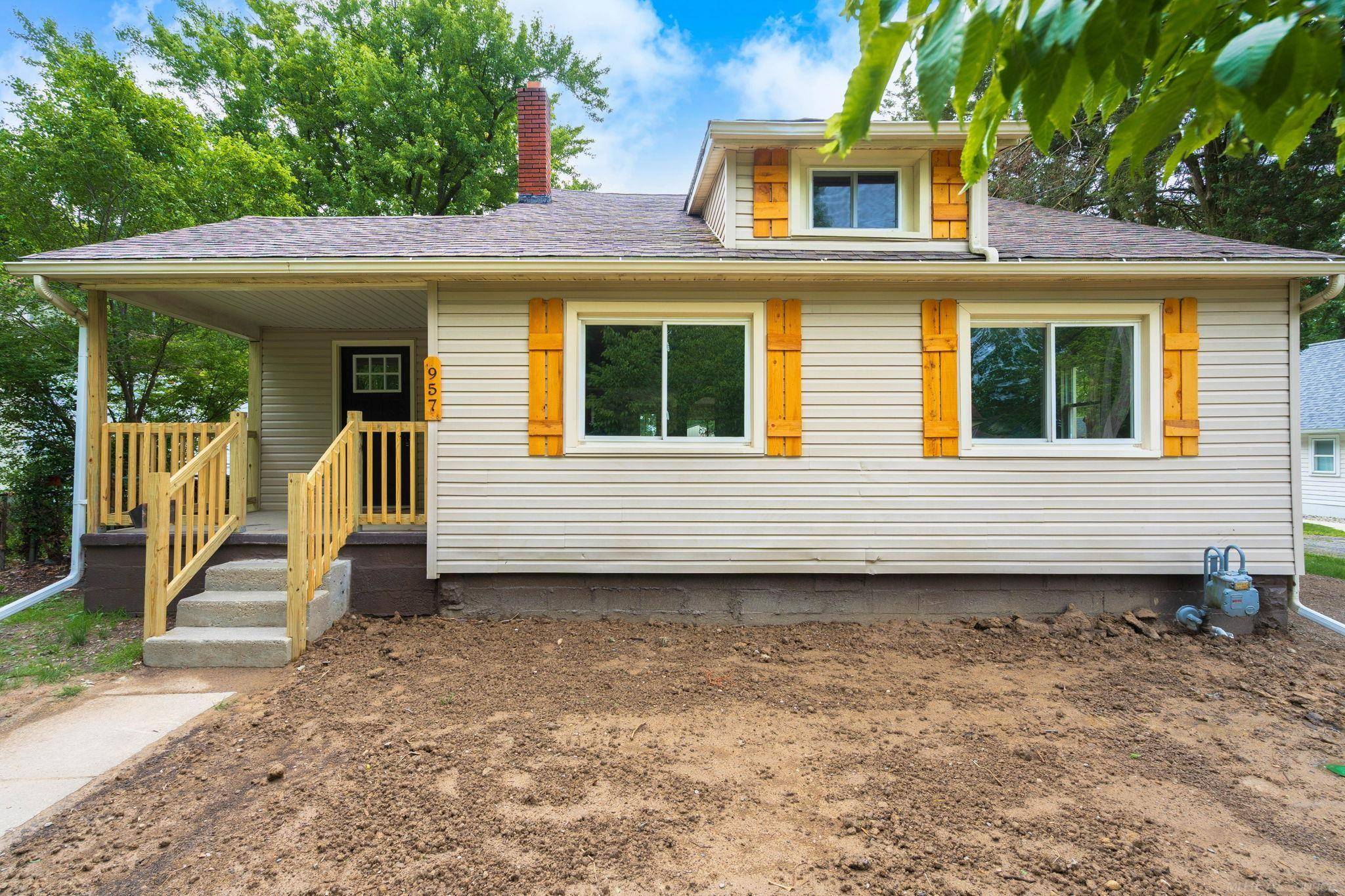 957 State Street, Adrian, MI 49221