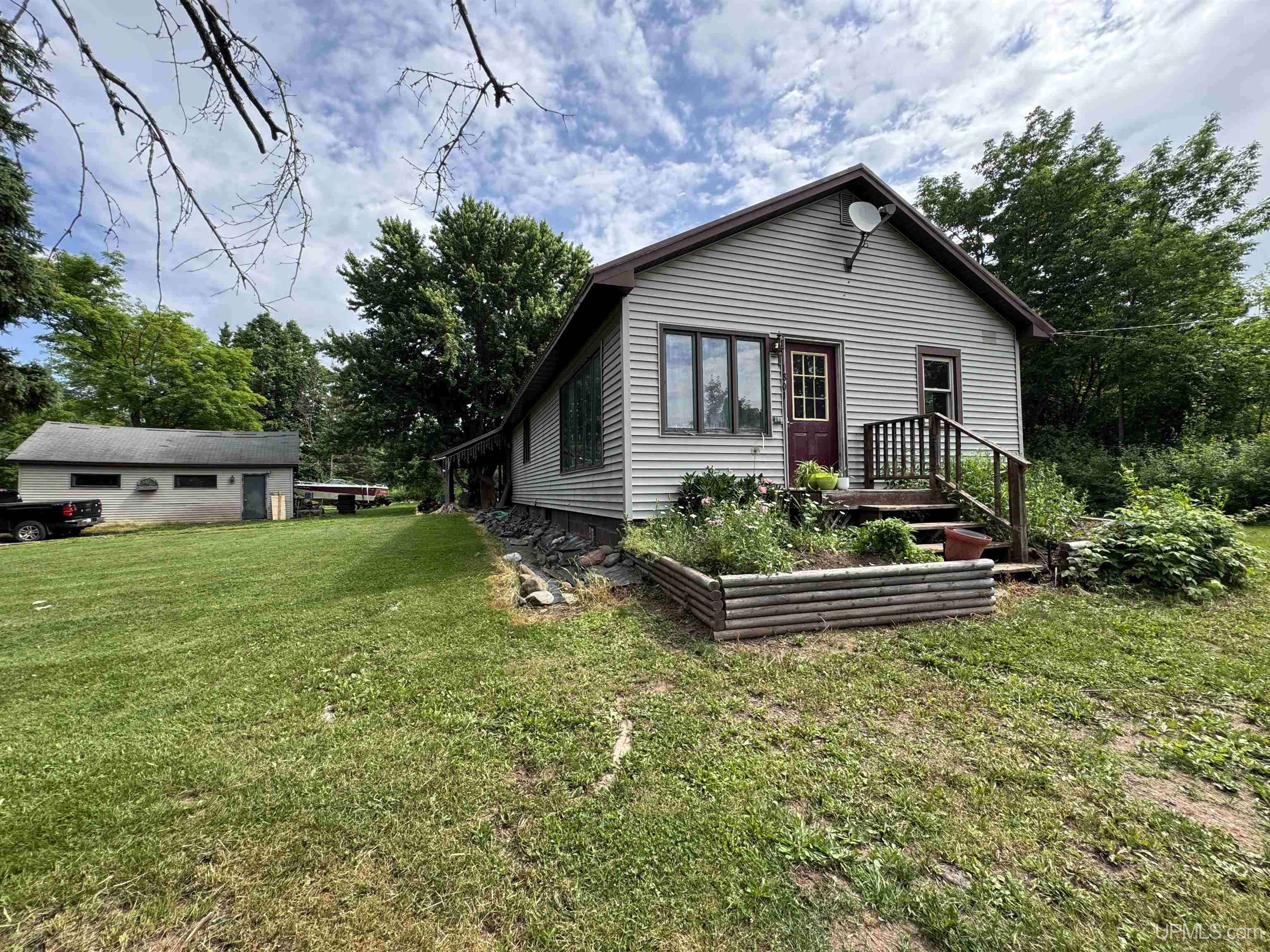 1801 Plymouth Mine Road, Wakefield, MI 49968