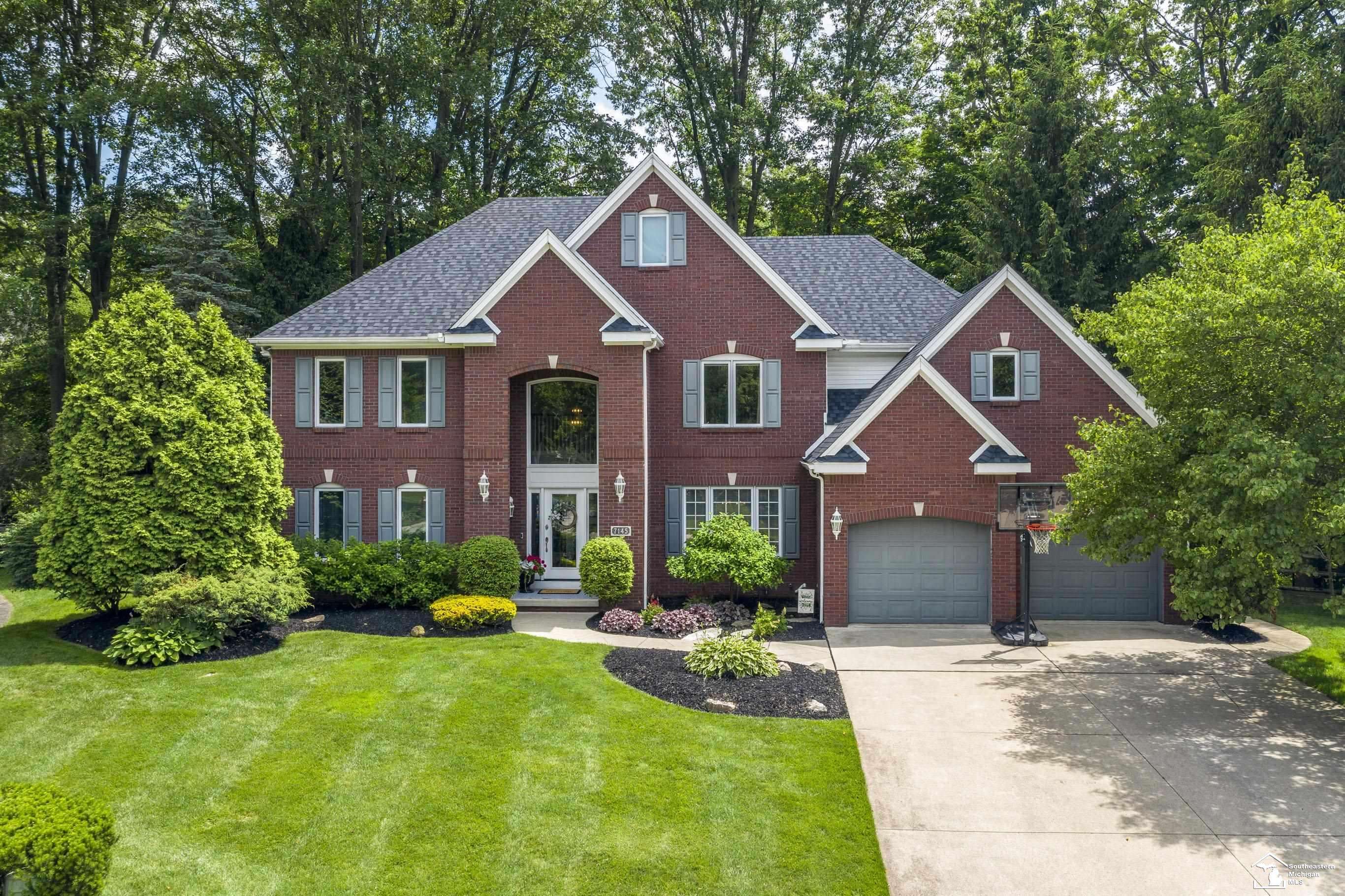 7145 S Valley Circle, Lambertville, MI 48144