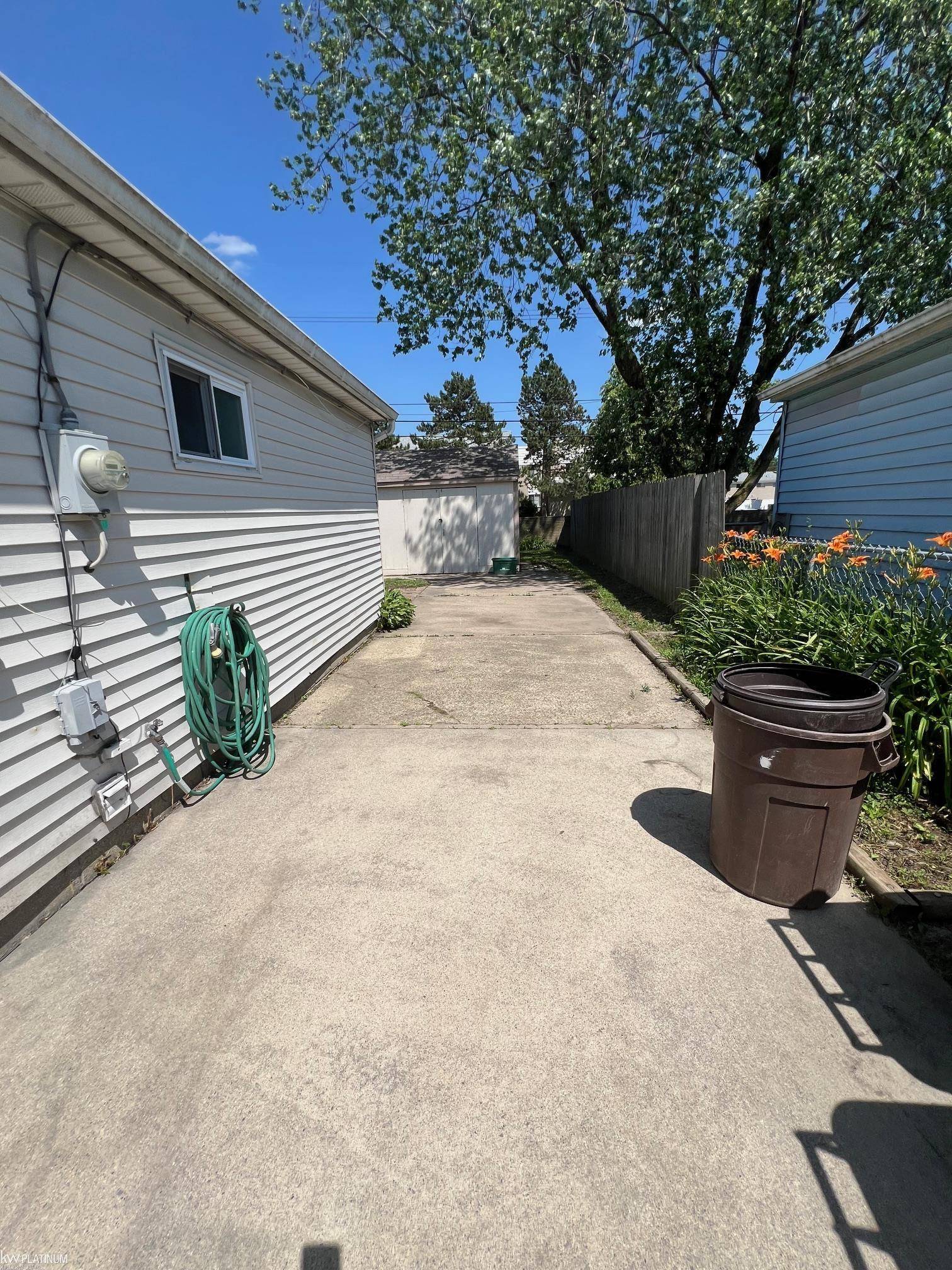 Roseville, MI 48066,30860 Normal Street