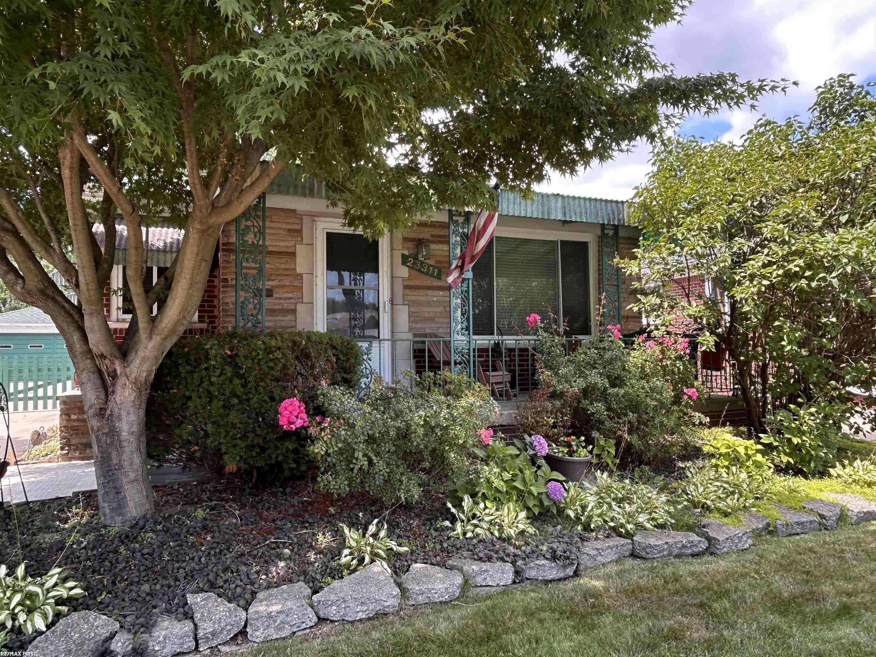 23311 COURTLAND Avenue, Eastpointe, MI 48021