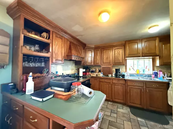 Escanaba, MI 49829,4060 18th Road