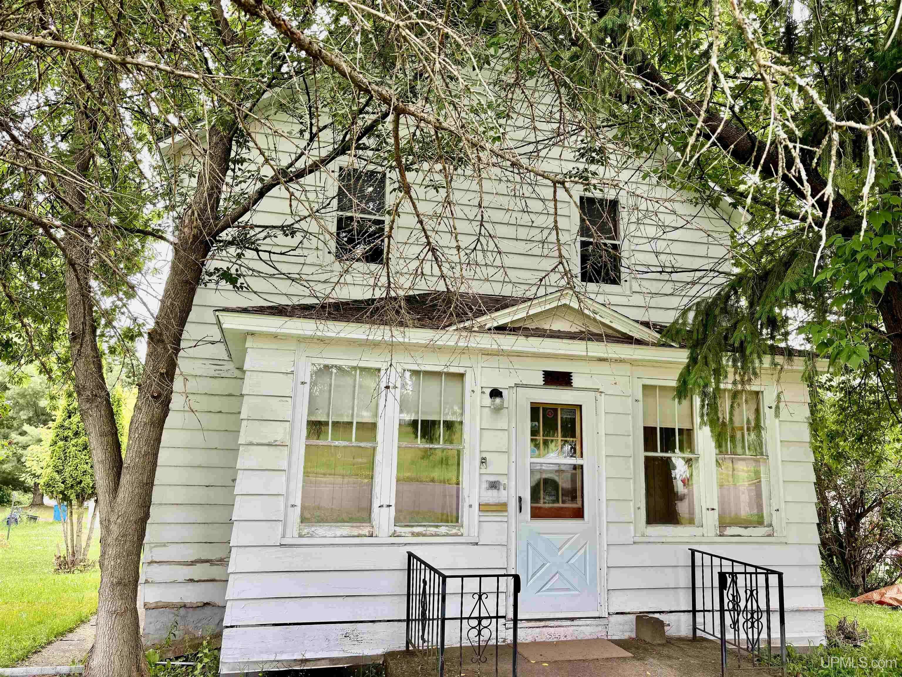 405 Kennedy Street, Ironwood, MI 49938