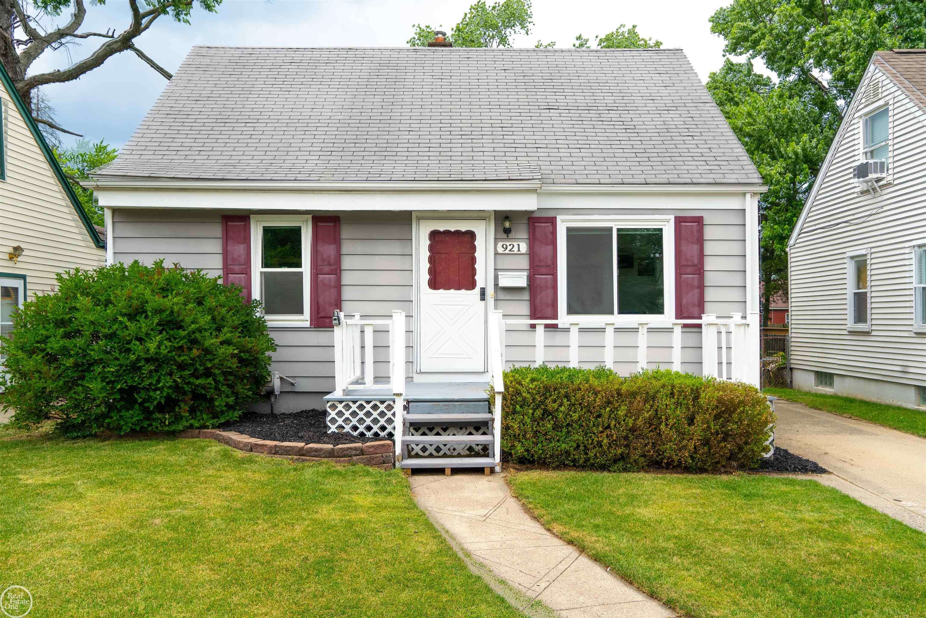 921 Bauman Avenue, Royal Oak, MI 48073