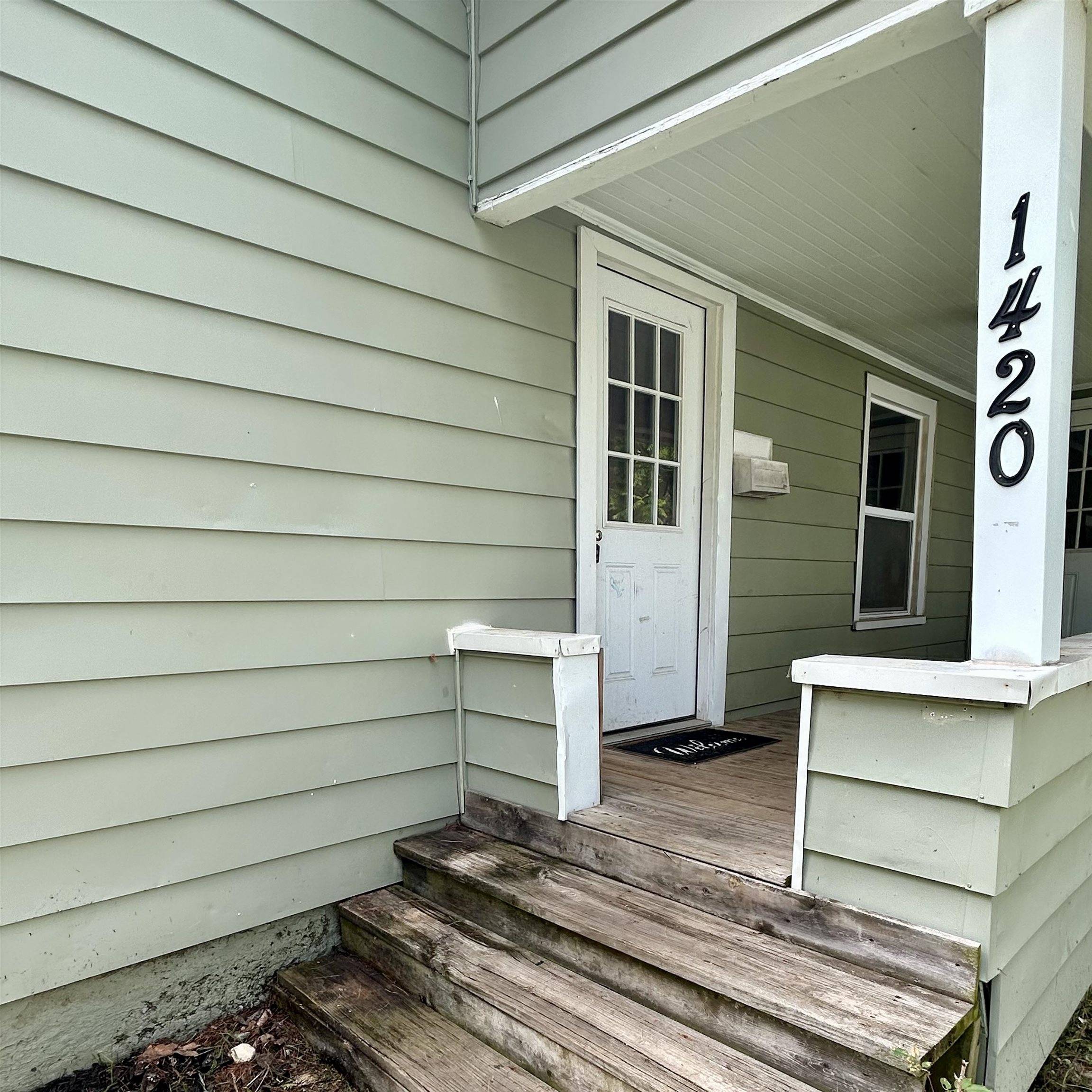 Owosso, MI 48867,1420 Lynn Street